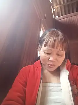  YooY  online show from November 23, 2025, 2:11 am