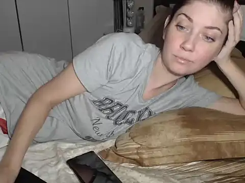 Snapshot of petite_danielle chatting on November 25, 2025, 9:59 pm petite danielle online show from November 25, 2025, 9:59 pm