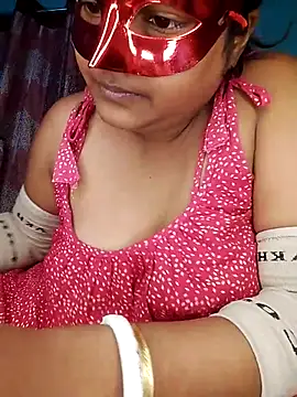 Snapshot of mimi87hoty chatting on December 22, 2025, 6:05 pm mimi87hoty online show from December 22, 2025, 6:05 pm