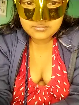 Snapshot of mimi87hoty chatting on January 5, 2026, 5:38 pm mimi87hoty online show from January 5, 2026, 5:38 pm