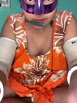 Snapshot of mimi87hoty chatting on February 1, 2026, 5:00 pm mimi87hoty online show from February 1, 2026, 5:00 pm