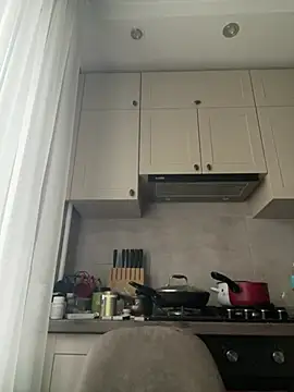 AliceCurlyX online show from February 14, 2026, 9:39 am