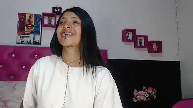 Snapshot of Lolitaa_ran chatting on October 2, 2025, 3:24 am Lolitaa ran online show from October 2, 2025, 3:24 am