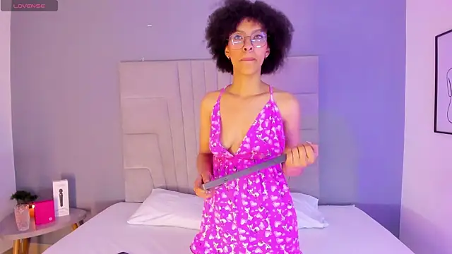 sophie rojas online show from November 29, 2025, 3:53 am