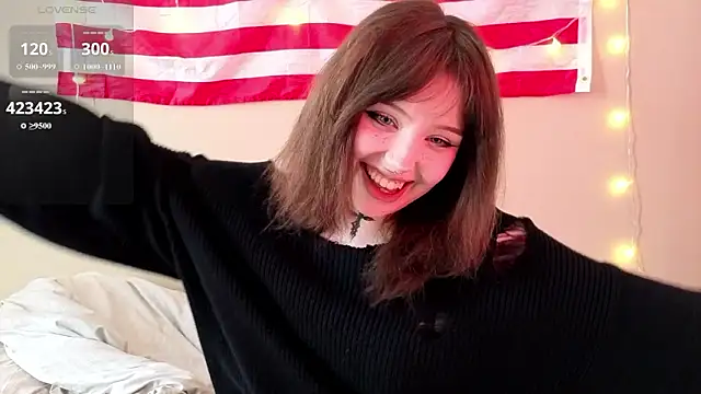 Snapshot of RileyVice chatting on February 18, 2026, 8:32 am RileyVice online show from February 18, 2026, 8:32 am