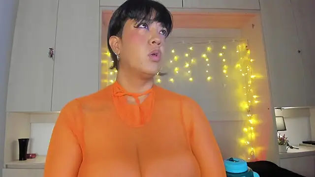 Snapshot of VickyRuiz_ chatting on January 7, 2026, 12:07 pm VickyRuiz online show from January 7, 2026, 12:07 pm