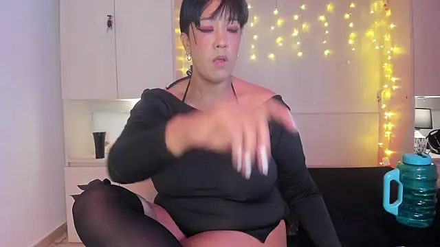 Snapshot of VickyRuiz_ chatting on January 8, 2026, 12:18 pm VickyRuiz online show from January 8, 2026, 12:18 pm