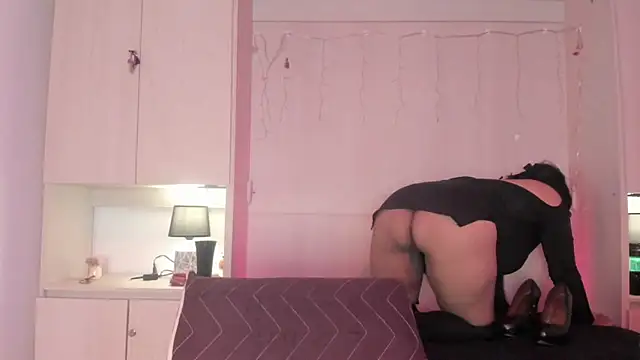 Snapshot of VickyRuiz_ chatting on February 9, 2026, 11:58 am VickyRuiz online show from February 9, 2026, 11:58 am