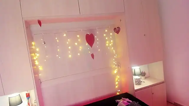 Snapshot of VickyRuiz_ chatting on February 20, 2026, 12:05 pm VickyRuiz online show from February 20, 2026, 12:05 pm