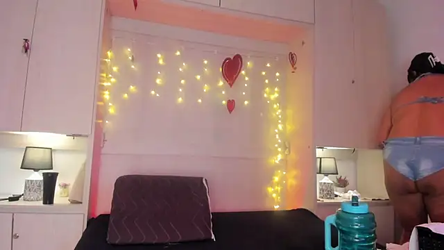 Snapshot of VickyRuiz_ chatting on February 21, 2026, 1:01 pm VickyRuiz online show from February 21, 2026, 1:01 pm