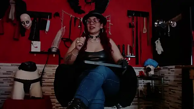 Snapshot of Miss_Mirandaa chatting on October 31, 2025, 1:39 am Miss Mirandaa online show from October 31, 2025, 1:39 am