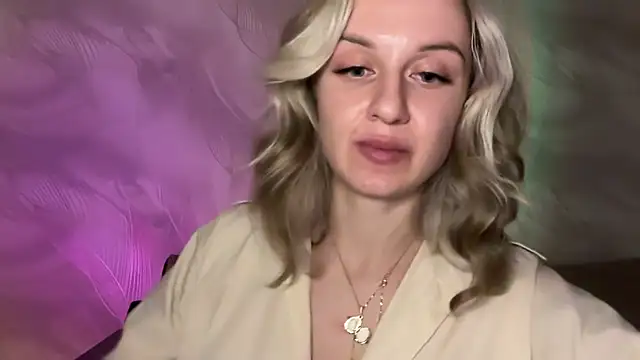 Snapshot of AdeleEverhart chatting on December 18, 2025, 7:31 pm AdeleEverhart online show from December 18, 2025, 7:31 pm