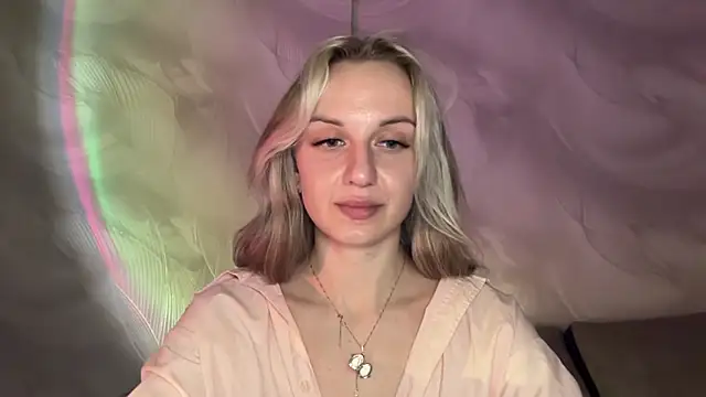 Snapshot of AdeleEverhart chatting on December 19, 2025, 9:11 pm AdeleEverhart online show from December 19, 2025, 9:11 pm