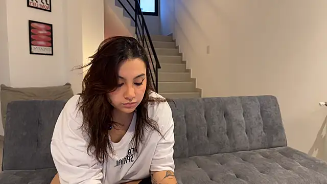 annaxxxb online show from June 5, 2026, 8:58 pm