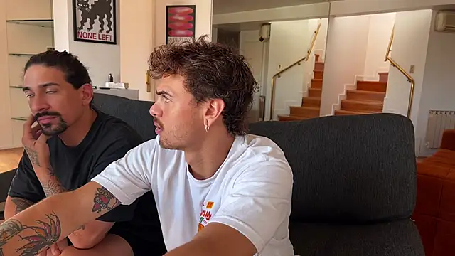 Snapshot of lenruy chatting on November 16, 2025, 6:57 pm lenruy online show from November 16, 2025, 6:57 pm