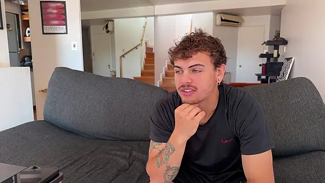 Snapshot of lenruy chatting on November 21, 2025, 3:54 pm lenruy online show from November 21, 2025, 3:54 pm