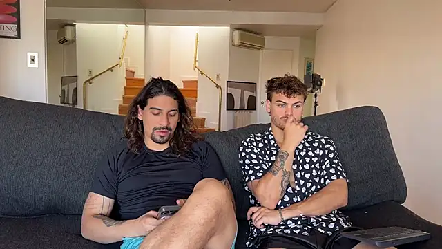 Snapshot of lenruy chatting on December 18, 2025, 8:37 pm lenruy online show from December 18, 2025, 8:37 pm