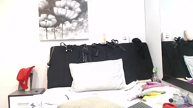 DonnaJoness online show from October 20, 2025, 6:41 pm