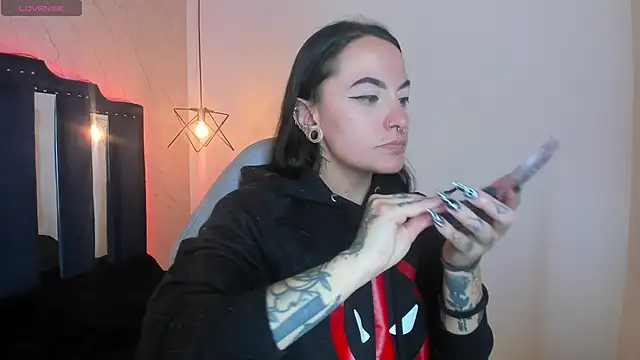 Zami Escobar of online show from September 30, 2025, 7:30 pm