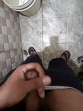 Snapshot of vers_negi9 chatting on February 16, 2026, 9:44 pm vers negi9 online show from February 16, 2026, 9:44 pm