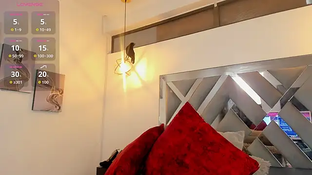 Candy Hott7 online show from November 4, 2025, 7:57 pm