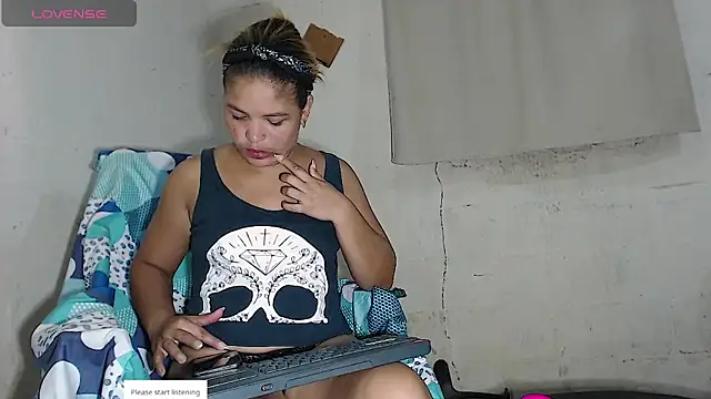 Snapshot of luisafe2025 chatting on May 28, 2026, 11:40 am luisafe2025 online show from May 28, 2026, 11:40 am
