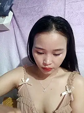 Lili lovely online show from November 1, 2025, 1:18 am