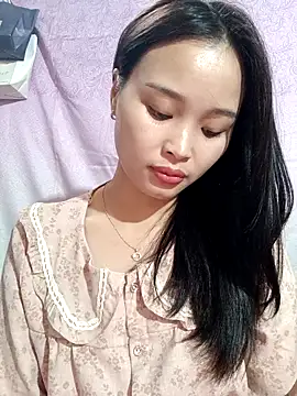 Lili lovely online show from November 23, 2025, 2:00 am