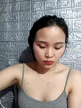 Lili lovely online show from December 17, 2025, 8:20 am