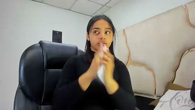 ScarletDoll online show from October 19, 2025, 2:45 am