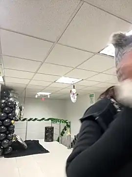 ScarletDoll online show from December 21, 2025, 4:08 am