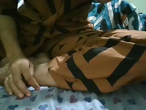 Snapshot of Roshani_hoty chatting on January 11, 2026, 4:45 pm Roshani hoty online show from January 11, 2026, 4:45 pm