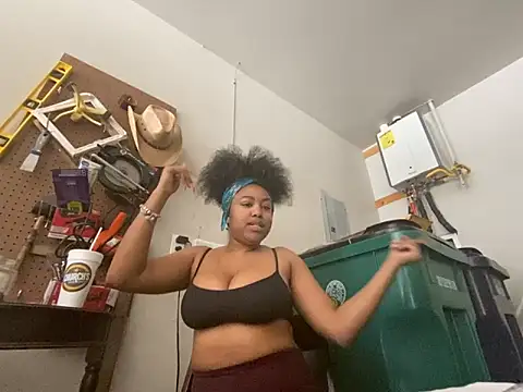 Snapshot of princesslivv chatting on April 11, 2026, 7:07 pm princesslivv online show from April 11, 2026, 7:07 pm