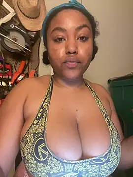 Snapshot of princesslivv chatting on April 13, 2026, 1:44 am princesslivv online show from April 13, 2026, 1:44 am