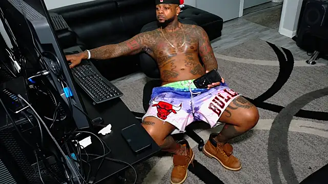 SLANGONDEMHOES online show from February 13, 2026, 2:24 pm