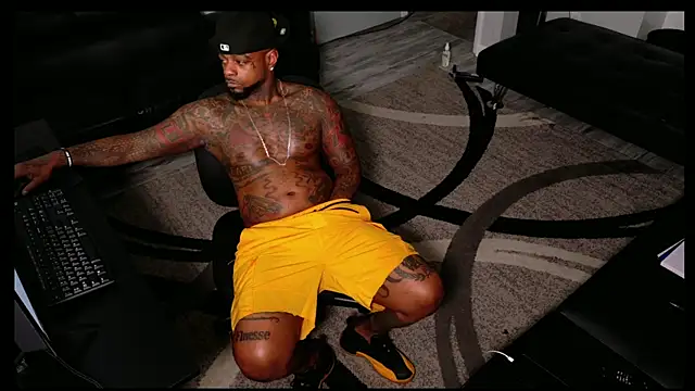 SLANGONDEMHOES online show from March 16, 2026, 5:17 pm