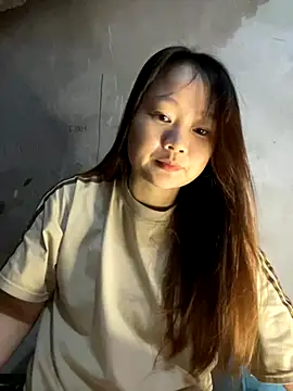 Hinne07 online show from November 4, 2025, 1:48 am