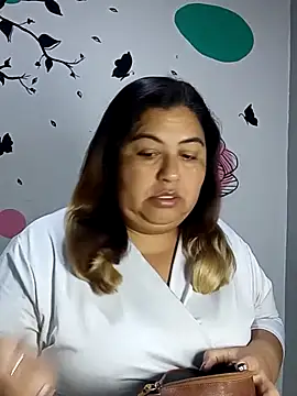 curvy diva  online show from September 18, 2025, 11:12 am