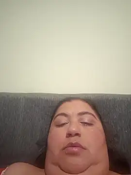 curvy diva  online show from September 29, 2025, 1:55 am