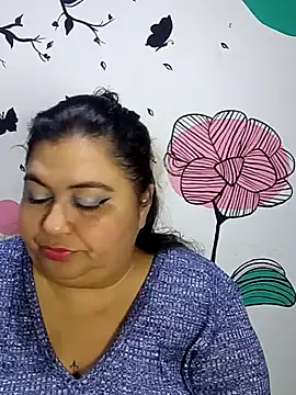 curvy diva  online show from October 9, 2025, 11:19 am