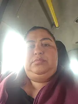 curvy diva  online show from November 28, 2025, 1:03 pm