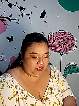 Snapshot of curvy_diva_ chatting on January 16, 2026, 10:19 am curvy diva online show from January 16, 2026, 10:19 am