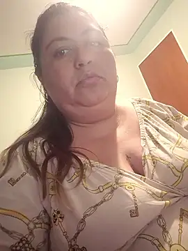 Snapshot of curvy_diva_ chatting on January 17, 2026, 12:26 am curvy diva online show from January 17, 2026, 12:26 am