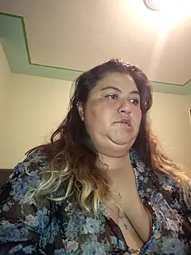 Snapshot of curvy_diva_ chatting on February 1, 2026, 11:25 pm curvy diva online show from February 1, 2026, 11:25 pm