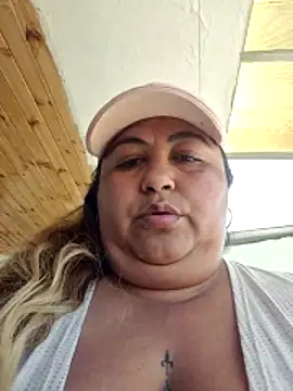 Snapshot of curvy_diva_ chatting on February 5, 2026, 2:43 pm curvy diva online show from February 5, 2026, 2:43 pm