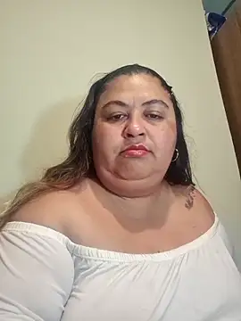Snapshot of curvy_diva_ chatting on February 16, 2026, 11:06 am curvy diva online show from February 16, 2026, 11:06 am
