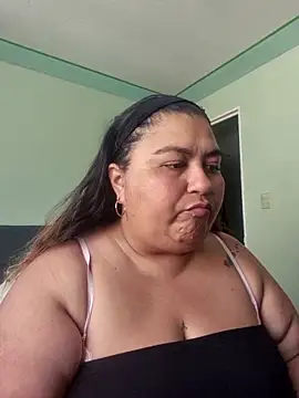 Snapshot of curvy_diva_ chatting on February 26, 2026, 7:24 pm curvy diva online show from February 26, 2026, 7:24 pm