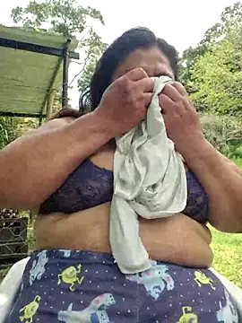 Snapshot of curvy_diva_ chatting on March 7, 2026, 5:54 pm curvy diva online show from March 7, 2026, 5:54 pm