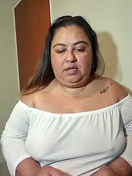 Snapshot of curvy_diva_ chatting on March 28, 2026, 11:15 pm curvy diva online show from March 28, 2026, 11:15 pm