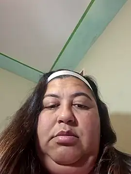 Snapshot of curvy_diva_ chatting on March 31, 2026, 9:53 am curvy diva online show from March 31, 2026, 9:53 am